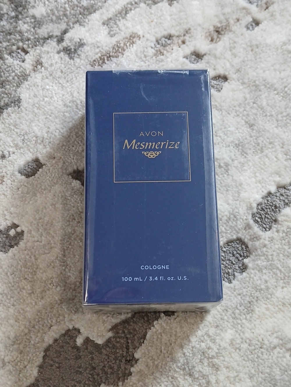💜Avon Mesmerize Cologne Box